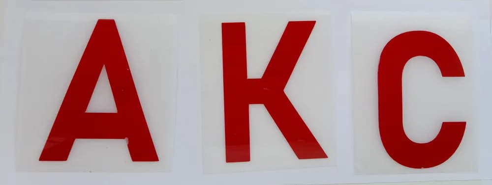 Буква для термонанесения на хоккейную форму красная 8*5,5 см - C - миниатюра 4